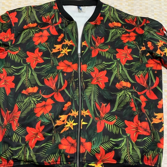 Divided Other - FOREVER 21Miami 🏝 floral theme 🏖 🌺 track jacket